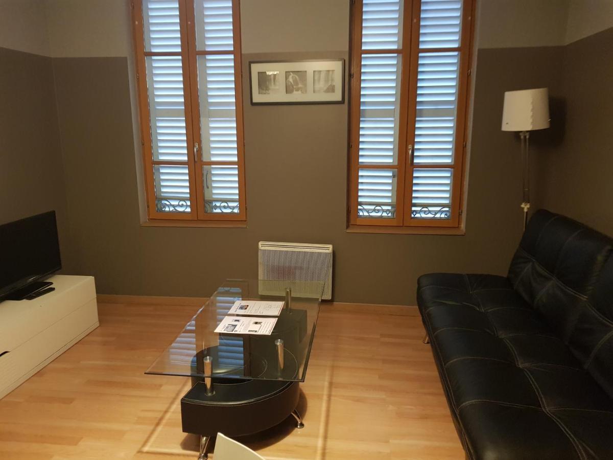 De La Tour Apartment *